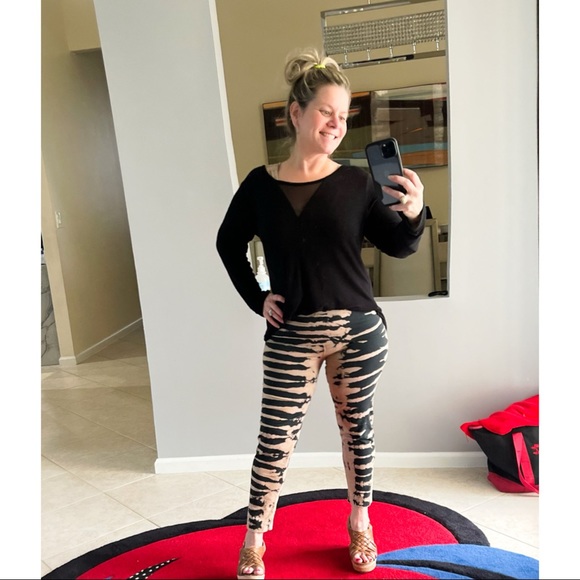 Otomix yoga capri cropped pants Size L - Picture 1 of 10